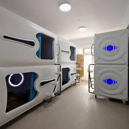 Hostel Space Capsule มาดริด ภายนอก รูปภาพ