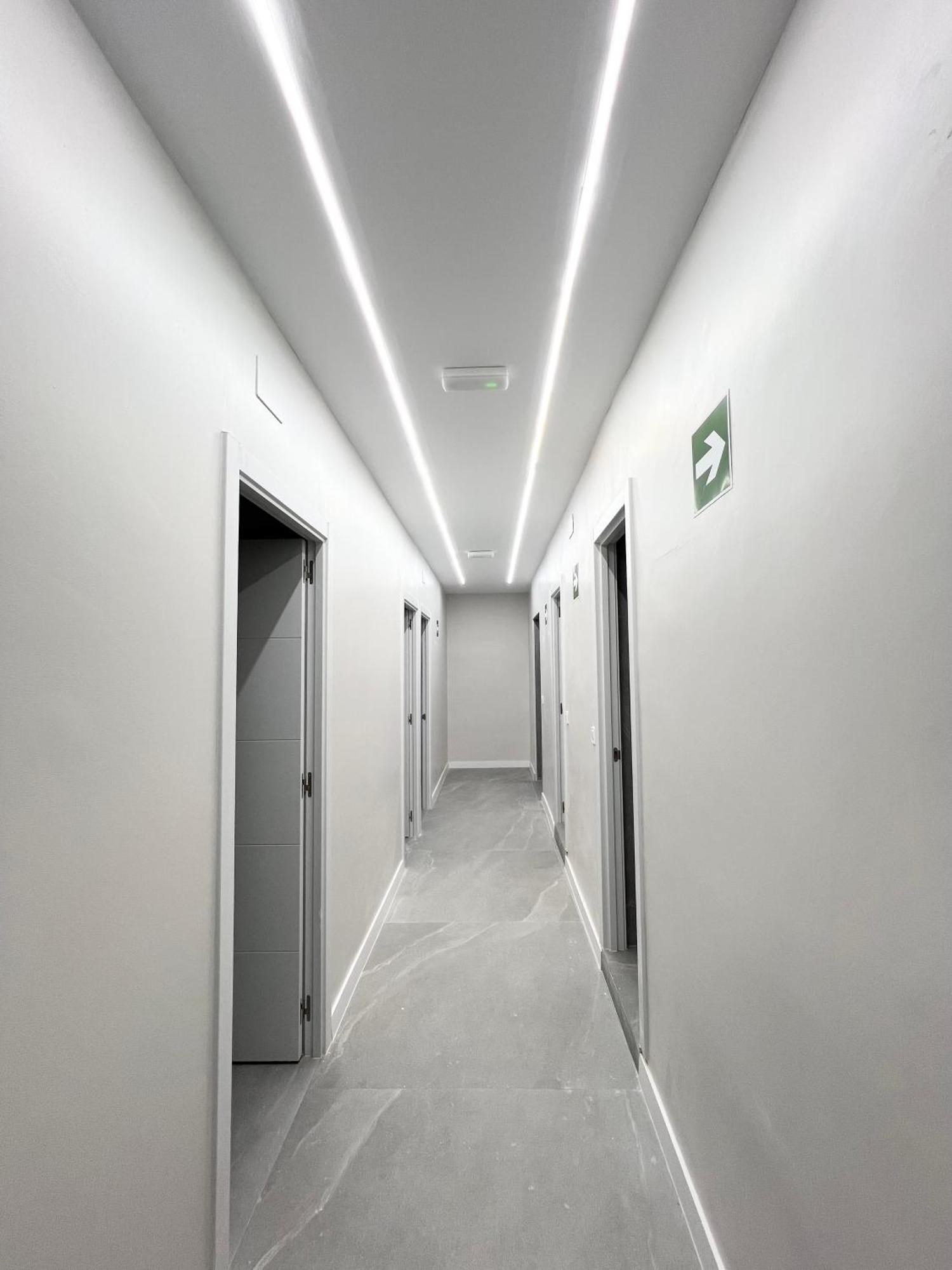 Hostel Space Capsule มาดริด ภายนอก รูปภาพ